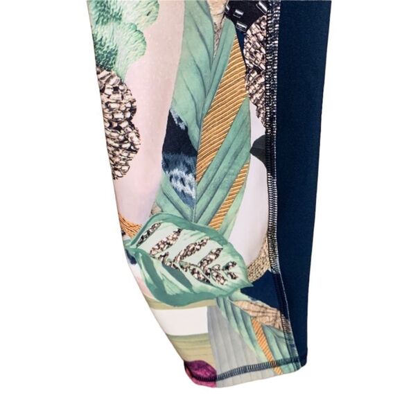 Athleta Abstract Patterned Crop Leggings - Picture 2 of 10